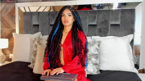 Snapshot of naylagrey chatting on 10/07/25, 12:46 online show from 10/07/25, 12:46