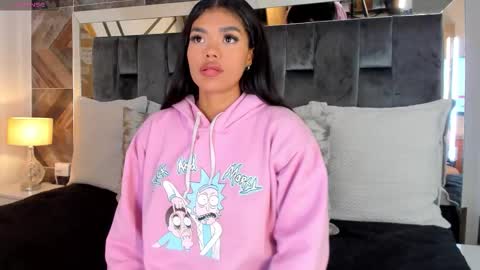 Snapshot of naylagrey chatting on 10/17/25, 11:46 online show from 10/17/25, 11:46