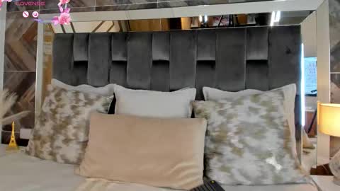 Snapshot of naylagrey chatting on 11/10/25, 11:42 online show from 11/10/25, 11:42