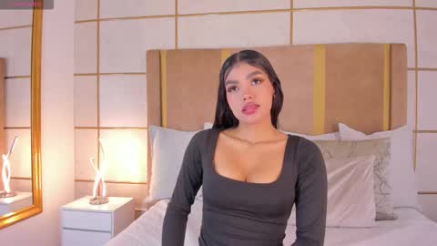 Snapshot of naylagrey chatting on 11/30/25, 11:36 online show from 11/30/25, 11:36