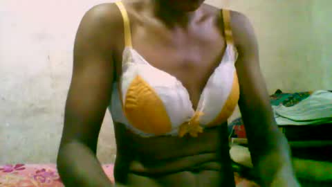 Snapshot of naylah313 chatting on 02/24/26, 06:33 Nayla online show from 02/24/26, 06:33