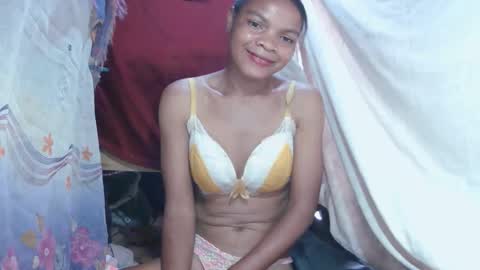 Snapshot of naylah313 chatting on 02/27/26, 05:51 Nayla online show from 02/27/26, 05:51