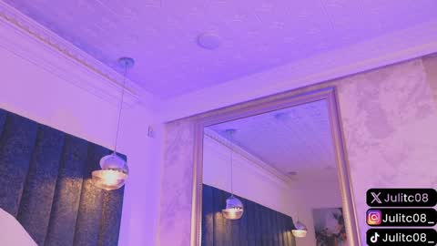 Snapshot of naylapot_ chatting on 01/21/25, 11:24 Juli online show from 01/21/25, 11:24