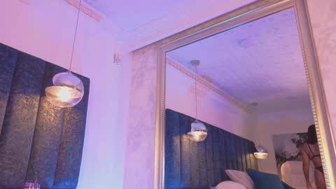 Snapshot of naylapot_ chatting on 01/31/25, 05:42 Juli online show from 01/31/25, 05:42