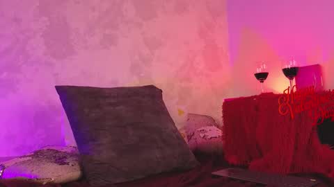 Snapshot of naylapot_ chatting on 02/14/25, 02:23 Juli online show from 02/14/25, 02:23