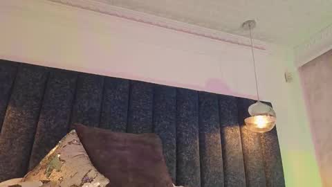 Snapshot of naylapot_ chatting on 02/15/25, 02:11 Juli online show from 02/15/25, 02:11