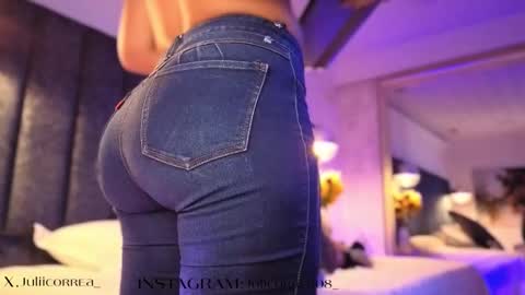 Snapshot of naylapot_ chatting on 10/22/25, 11:21 Juli online show from 10/22/25, 11:21