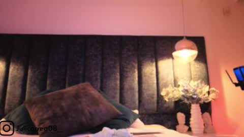 Snapshot of naylapot_ chatting on 01/15/26, 11:59 Juli online show from 01/15/26, 11:59