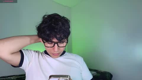 Naytoon online show from 04/23/26, 02:02