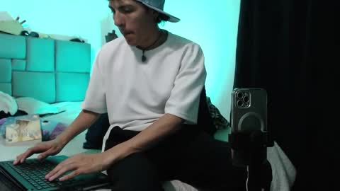 Im Nayton online show from 10/21/25, 11:38