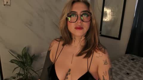 nazzz10 online show from 03/28/26, 02:16