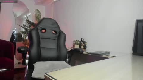 Hellen online show from 02/01/25, 07:23