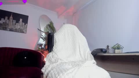 Hellen online show from 02/17/25, 10:14