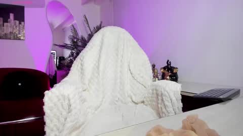 Hellen online show from 09/22/25, 07:16