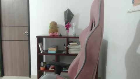 Snapshot of nebyula_star chatting on 04/25/26, 02:03 Nebyula online show from 04/25/26, 02:03
