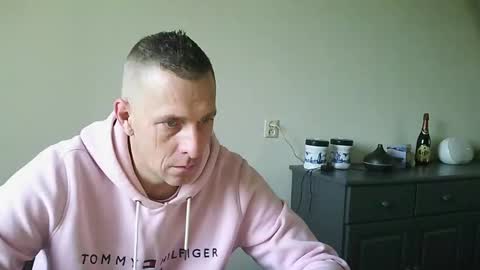 nederland77 online show from 12/23/24, 08:33