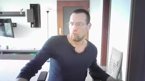 Snapshot of needfullthx chatting on 01/03/25, 12:52 Sebastian online show from 01/03/25, 12:52