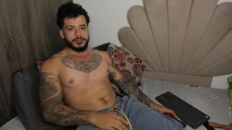 Nei turn green online show from 10/16/25, 12:44