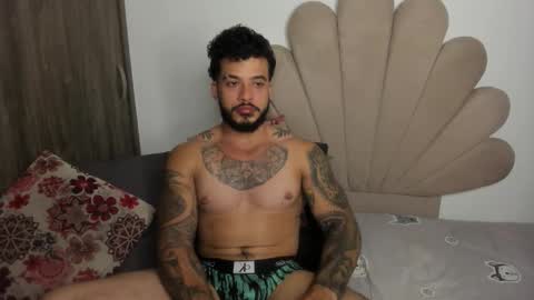 Nei turn green online show from 10/17/25, 11:07