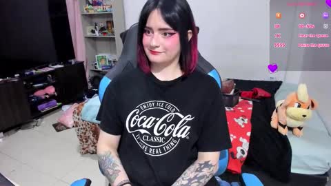 Snapshot of neeko_lol_ chatting on 11/14/25, 06:28 Geek Nicole im Neeko UwU online show from 11/14/25, 06:28