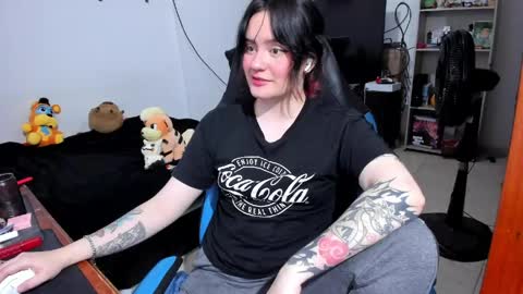 Geek Nicole    im Neeko UwU online show from 04/15/26, 07:58