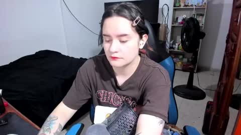 Snapshot of neeko_lol_ chatting on 06/03/26, 11:35 Geek Nicole im Neeko UwU online show from 06/03/26, 11:35