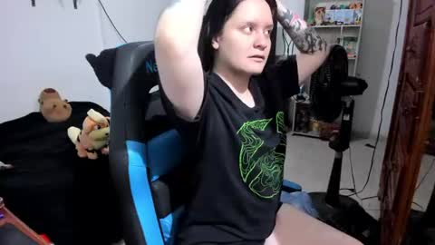 Snapshot of neeko_lol_ chatting on 06/11/26, 12:03 Geek Nicole im Neeko UwU online show from 06/11/26, 12:03