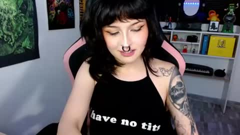 Snapshot of neena_nyx chatting on 07/02/26, 01:05 Neena Nyx online show from 07/02/26, 01:05