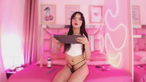 Snapshot of nefera_nox chatting on 12/15/25, 04:06 nefera_nox online show from 12/15/25, 04:06