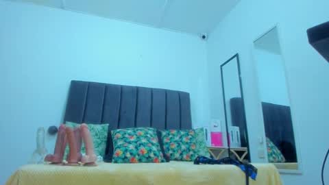 neferet_opal online show from 10/22/25, 11:04