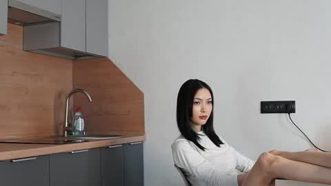 Snapshot of neferpitaa chatting on 02/25/26, 05:17 Kemi online show from 02/25/26, 05:17