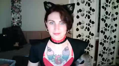 nefertiti_queen online show from 10/10/25, 07:24