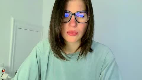 Snapshot of neferutt chatting on 11/07/25, 10:04 Neferutt online show from 11/07/25, 10:04