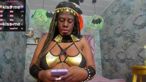 Snapshot of neffertiry_ebonny chatting on 11/01/25, 04:47 Nefer online show from 11/01/25, 04:47