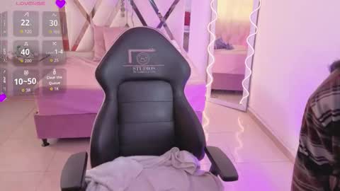 Snapshot of neftis_tay chatting on 02/21/26, 07:04 NEFTIS online show from 02/21/26, 07:04