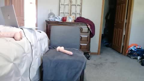 Snapshot of neighborguy4u chatting on 06/05/26, 05:51 NEIGHBORGUY4U online show from 06/05/26, 05:51