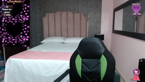 neith_xue online show from 01/31/25, 11:35