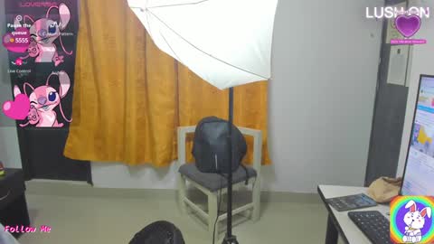 neith_xue online show from 02/01/25, 11:21