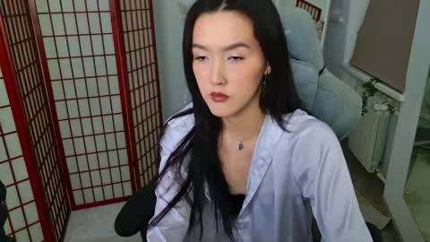 Neko online show from 11/06/25, 02:07