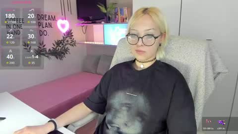 Kate online show from 04/17/26, 08:45