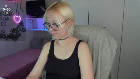 Kate online show from 04/21/26, 08:44