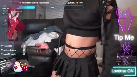 NekoSamaUwU online show from 11/14/25, 06:01