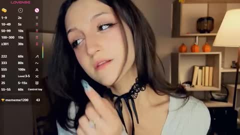 Vicky and Beatrice online show from 02/18/26, 07:21