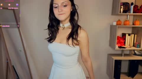 Vicky and Beatrice online show from 04/24/26, 07:16