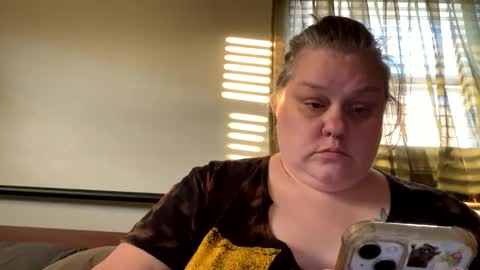 Snapshot of nellatlas chatting on 12/01/24, 09:59 Nellie Atlas online show from 12/01/24, 09:59