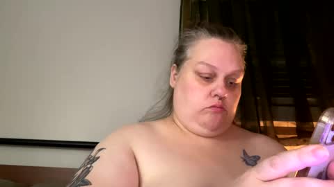 Snapshot of nellatlas chatting on 09/29/25, 12:27 Nellie Atlas online show from 09/29/25, 12:27