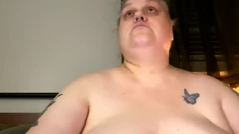 Snapshot of nellatlas chatting on 10/23/25, 04:34 Nellie Atlas online show from 10/23/25, 04:34