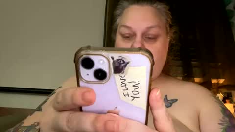 Snapshot of nellatlas chatting on 11/16/25, 12:27 Nellie Atlas online show from 11/16/25, 12:27