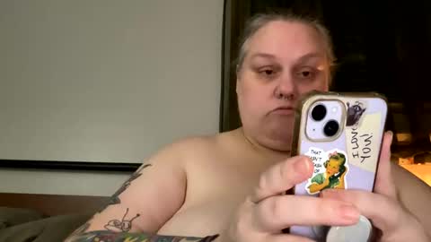 Snapshot of nellatlas chatting on 11/29/25, 02:25 Nellie Atlas online show from 11/29/25, 02:25