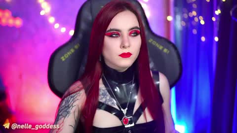 Snapshot of nelle_ chatting on 05/12/26, 04:15 online show from 05/12/26, 04:15
